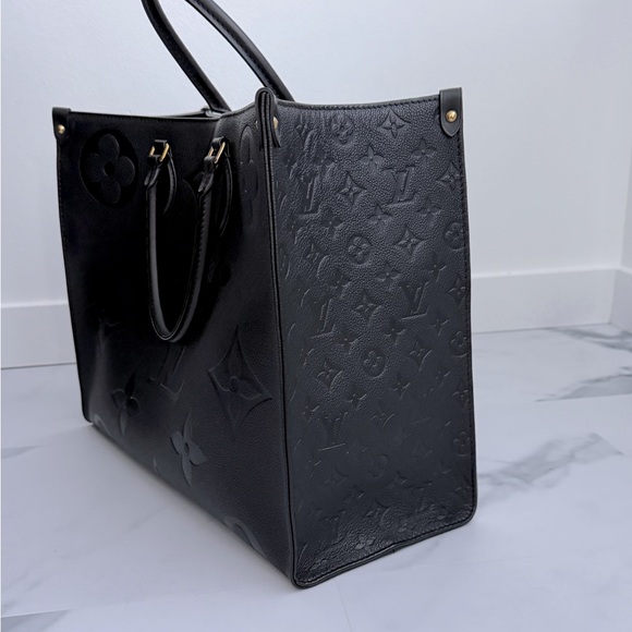 SOLD!!! 🖤 LOUIS VUITTON ON THE GO GM EMPREINTE - black - Picture 8 of 16